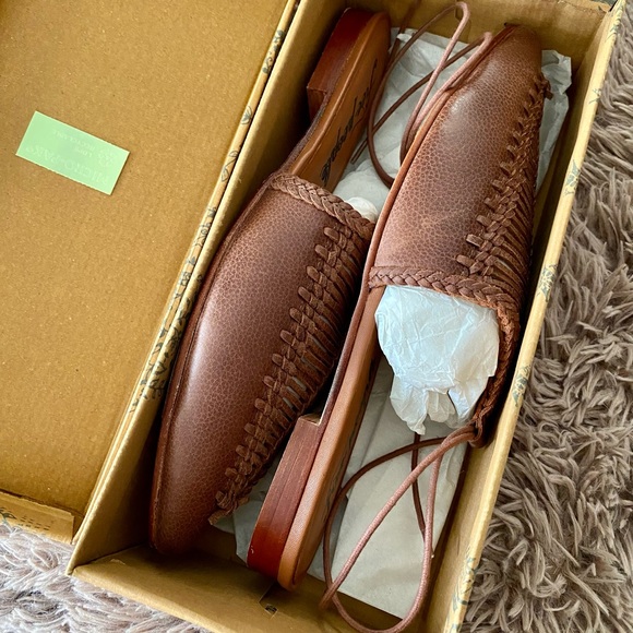 Free People Dana Pointed Toe Mule Tan NWB - Picture 3 of 8